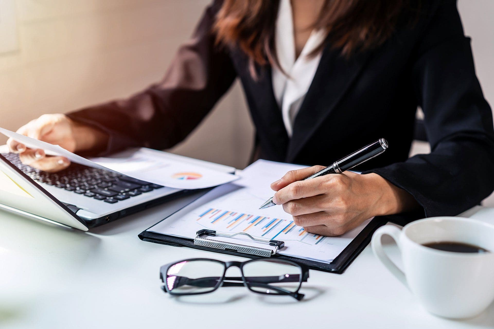 Czy warto prowadzić księgowość samemu?